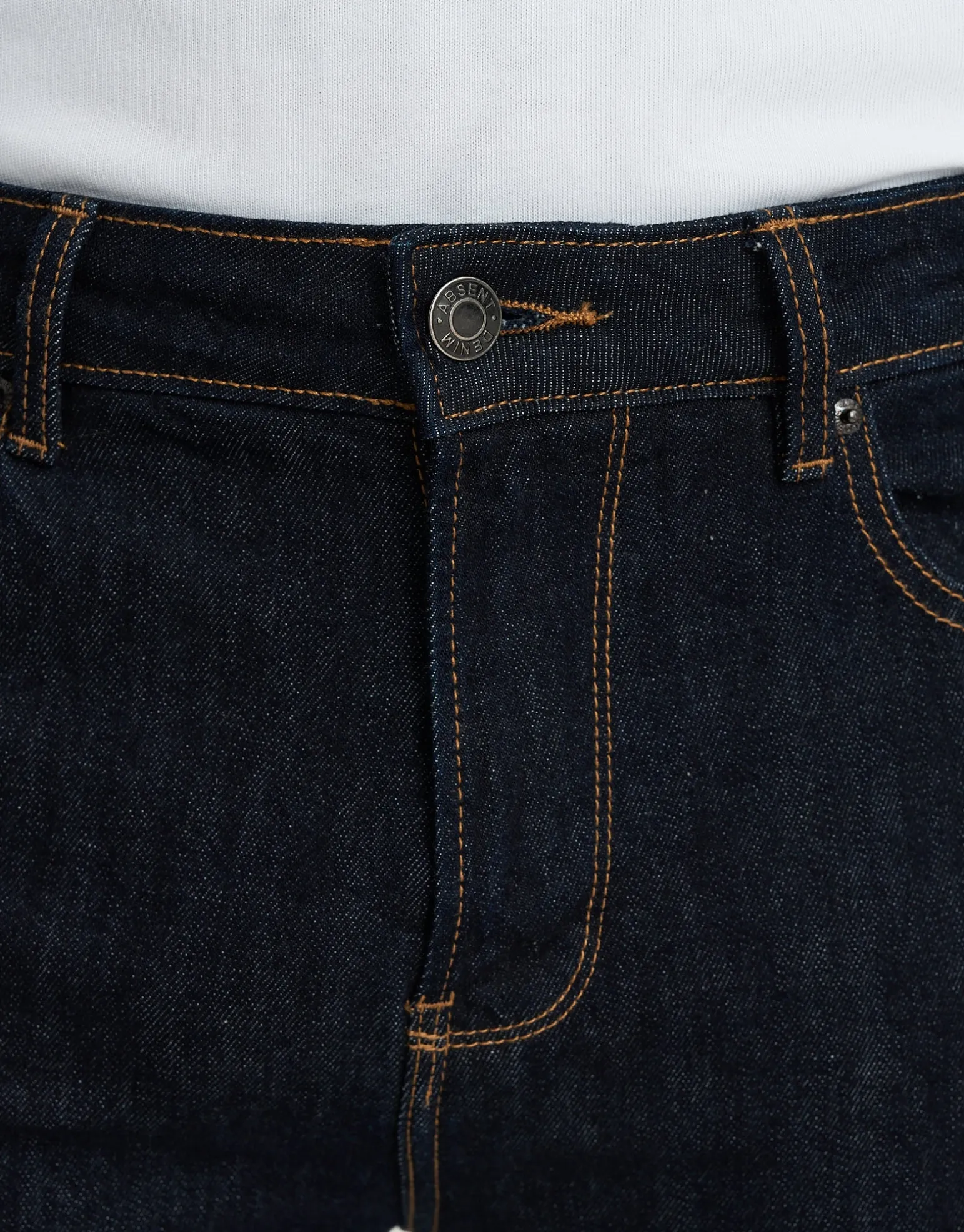 Taper Fit Jeans in Raw