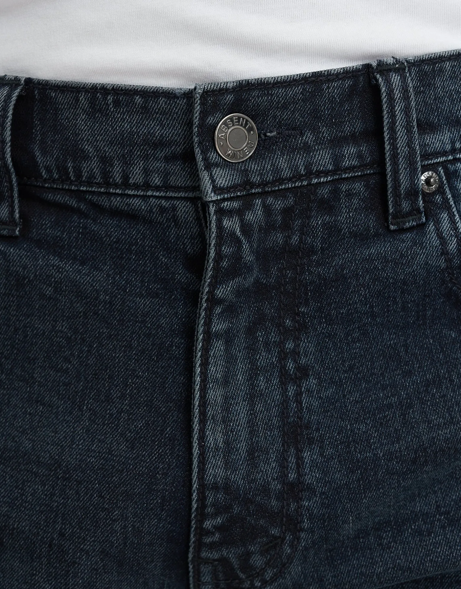 Taper Fit Jeans in Raw