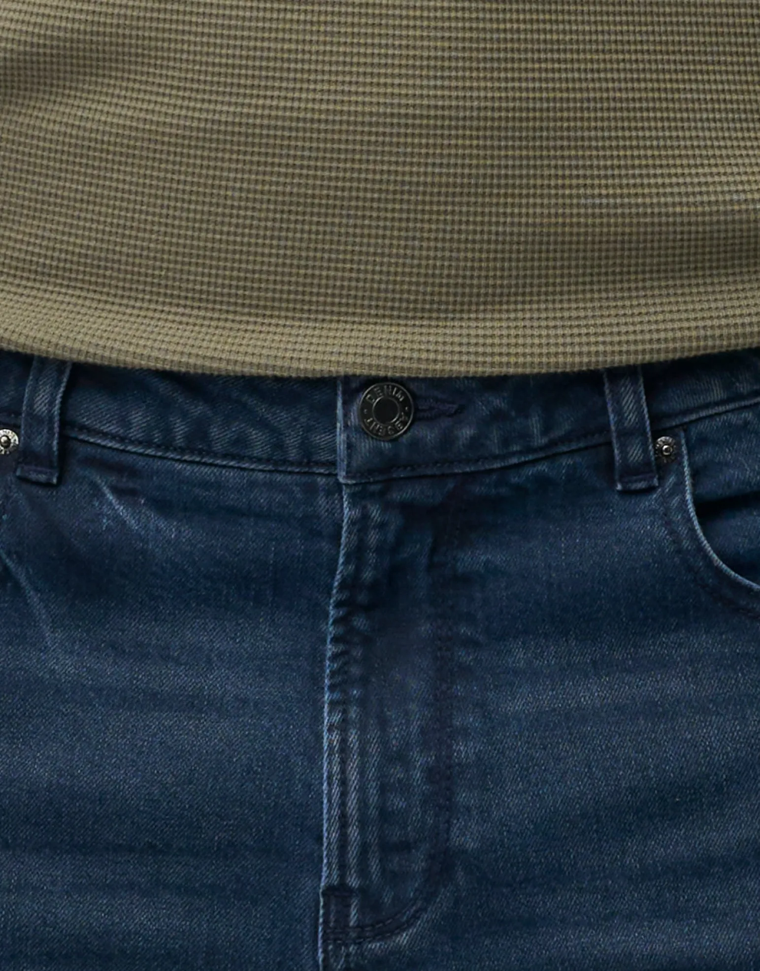 Taper Fit Jeans in Raw