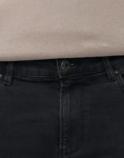 Taper Fit Jeans in Raw