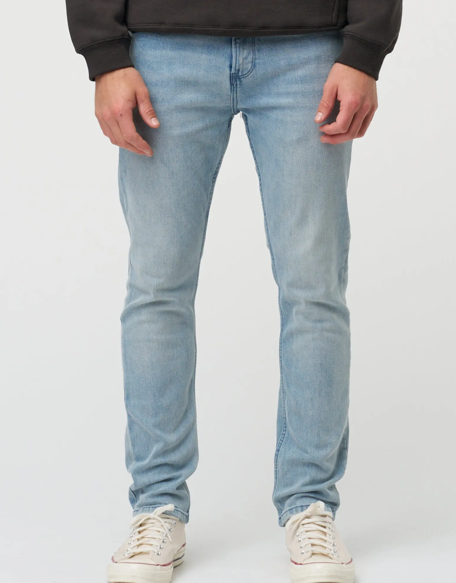 Taper Fit Jeans in Raw