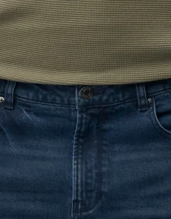 Taper Fit Jeans in Snow Wash