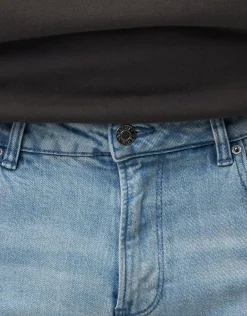 Taper Fit Jeans in Solid Black