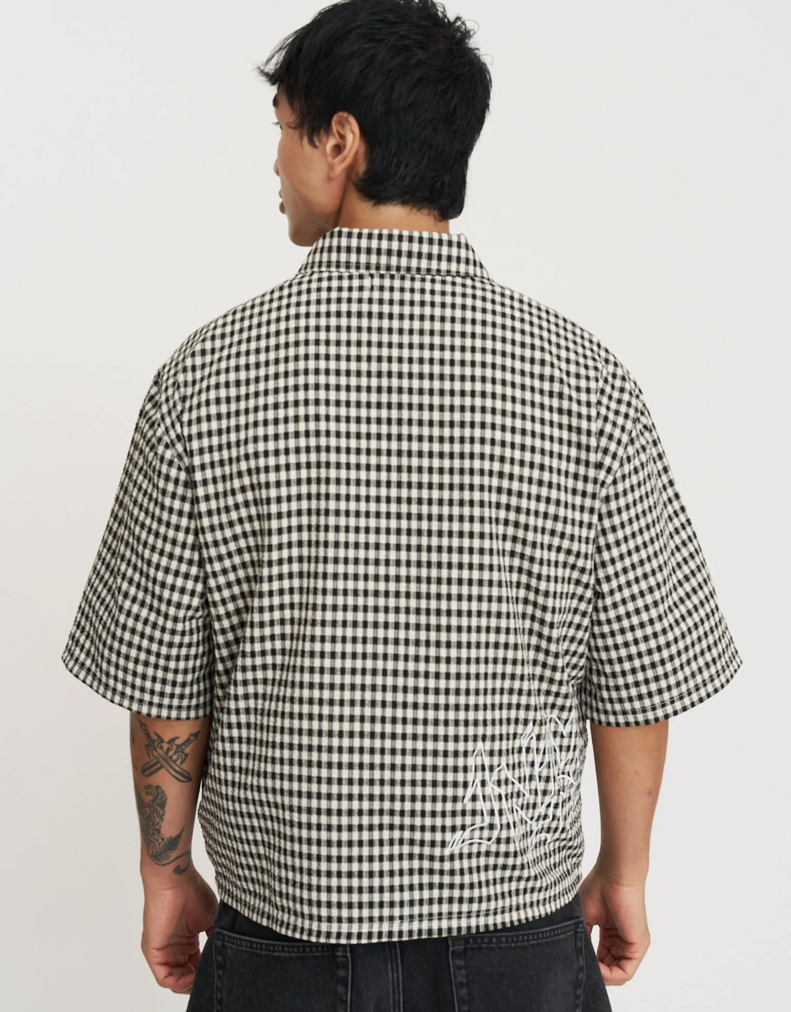 Textured Cropped Embroidered Shirt in Black