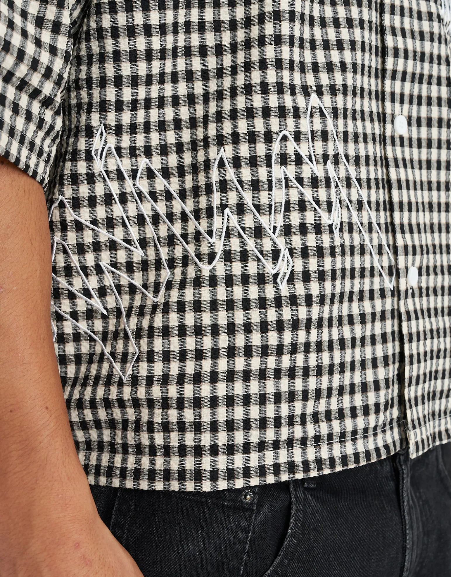 Textured Cropped Embroidered Shirt in Black