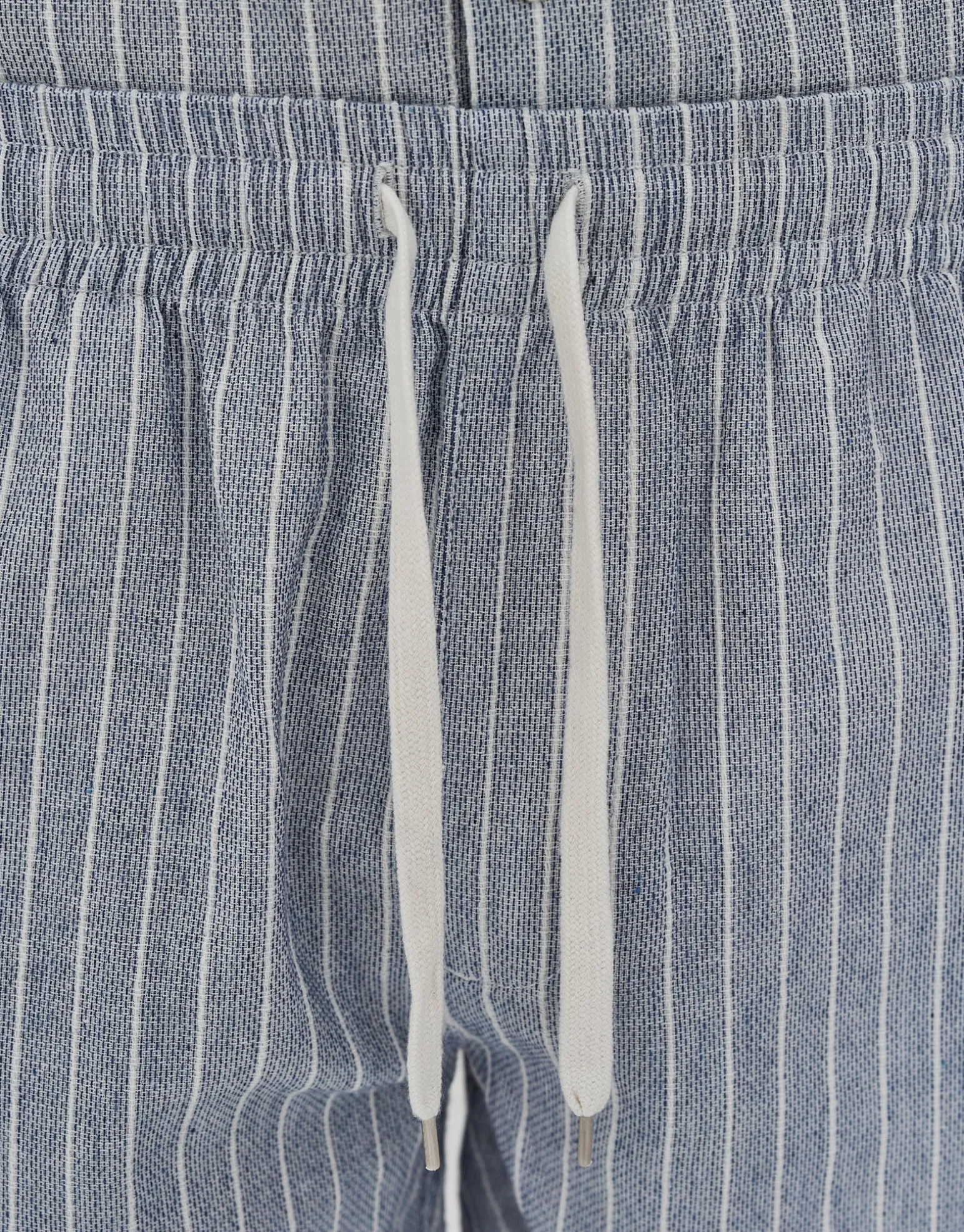 Textured Stripe Pattern Elastic Waist Shorts in Lt Blue