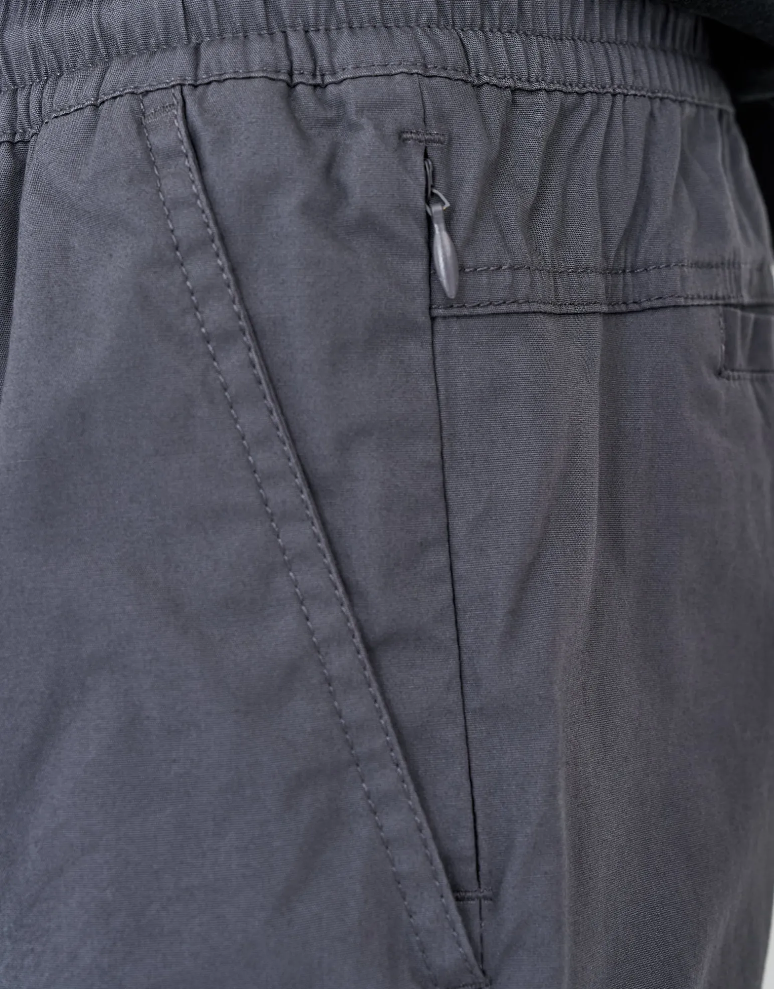 Training Club Everyday Shorts in Charcoal