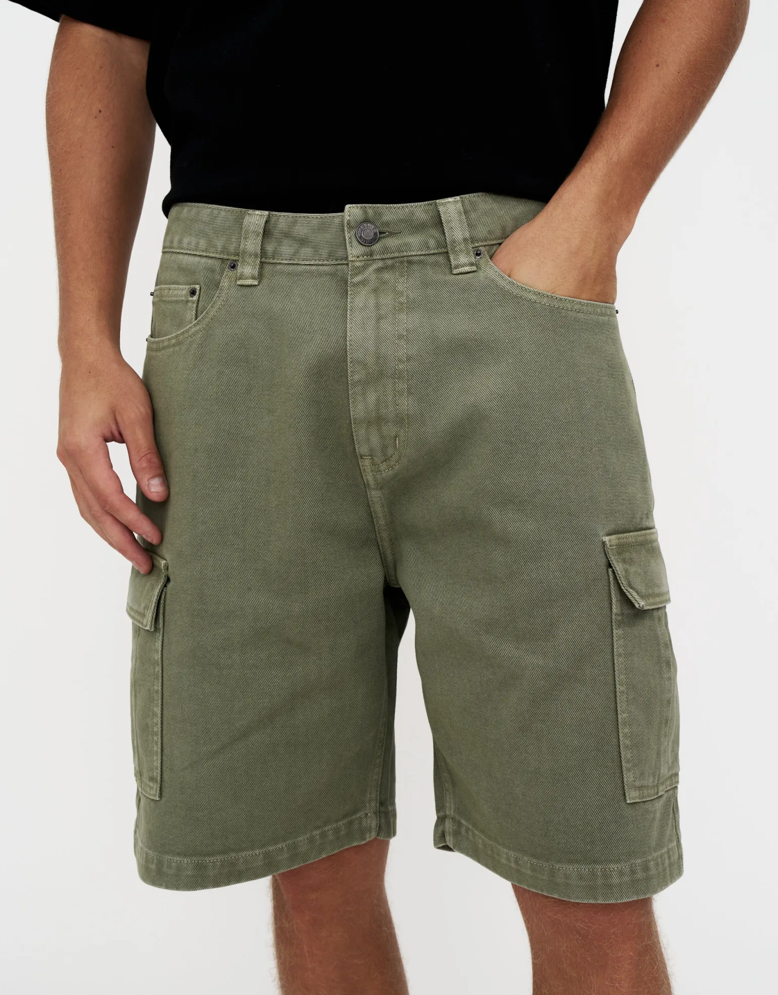 Twill Baggy Cargo Shorts in Iguana