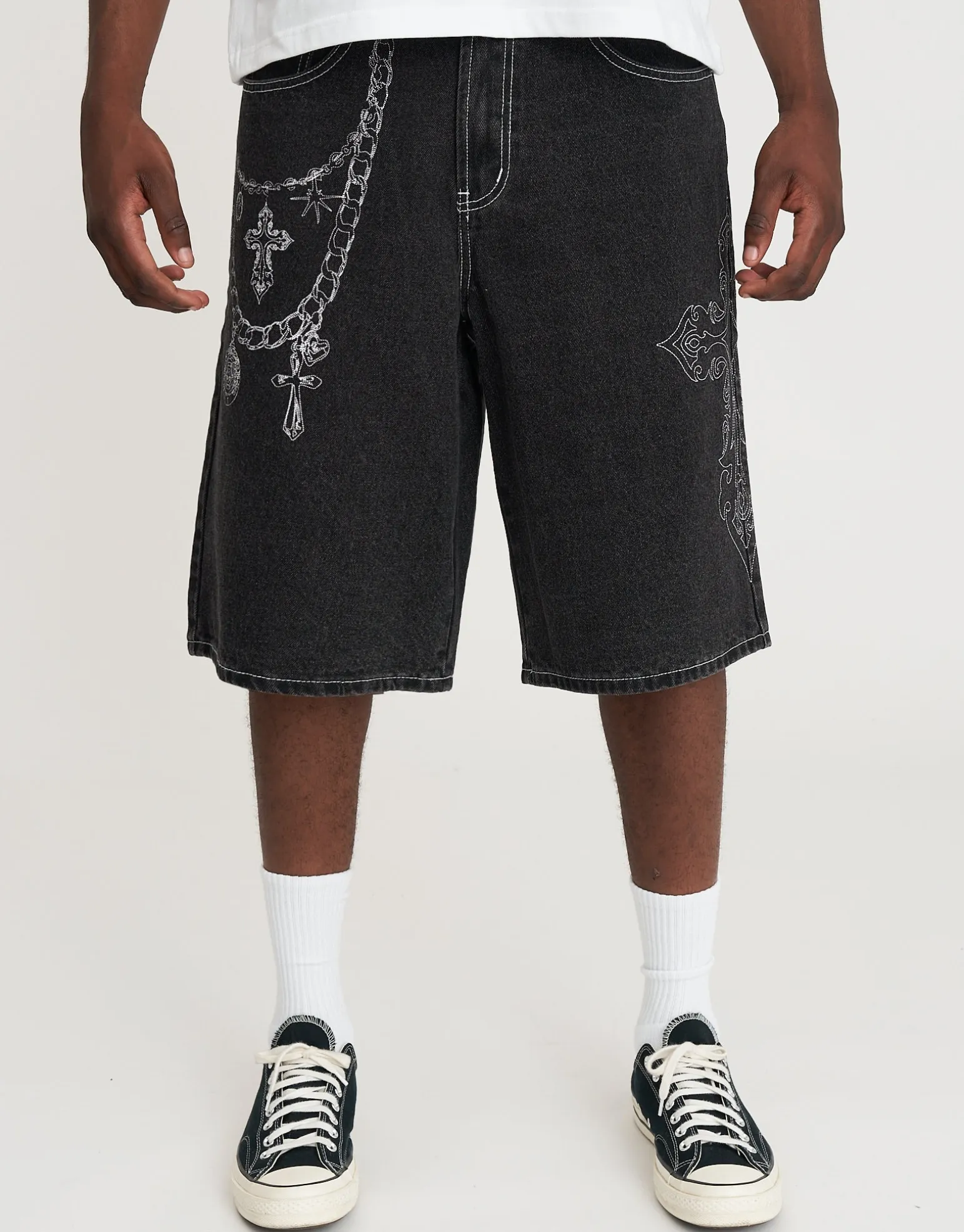 Vanguard Chains Baggy Fit Jorts in Washed Black
