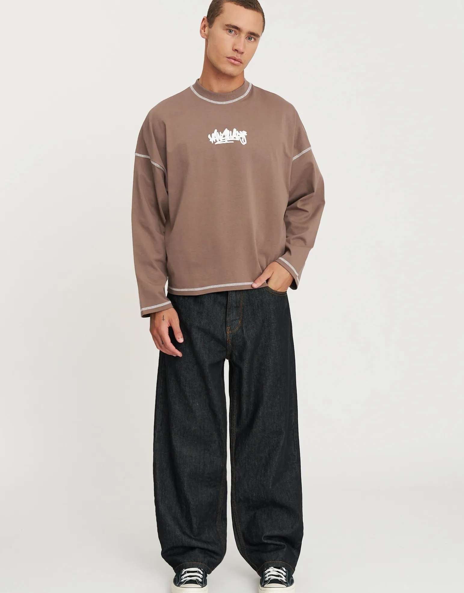 Vanguard Cropped Long Sleeve T Shirt in Wood Smoke