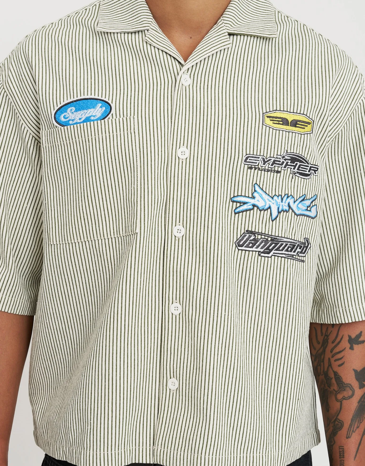 Vanguard Cropped Short Sleeve Shirt in Green/white