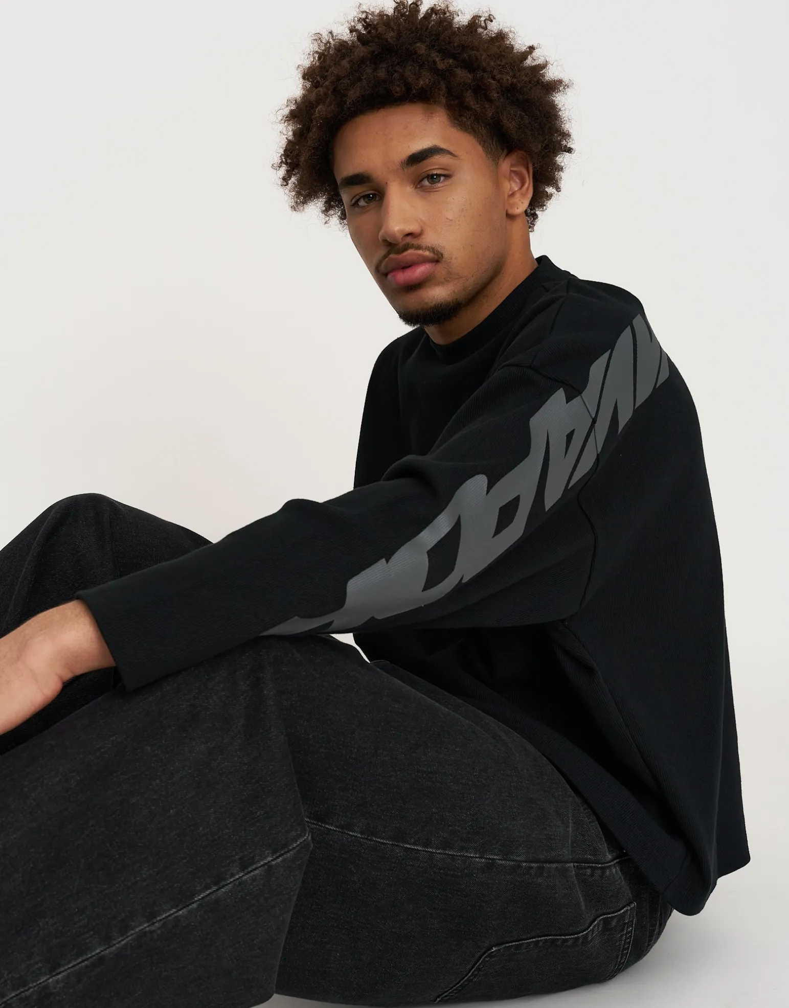 Vapor Textured Long Sleeve T Shirt in Moon