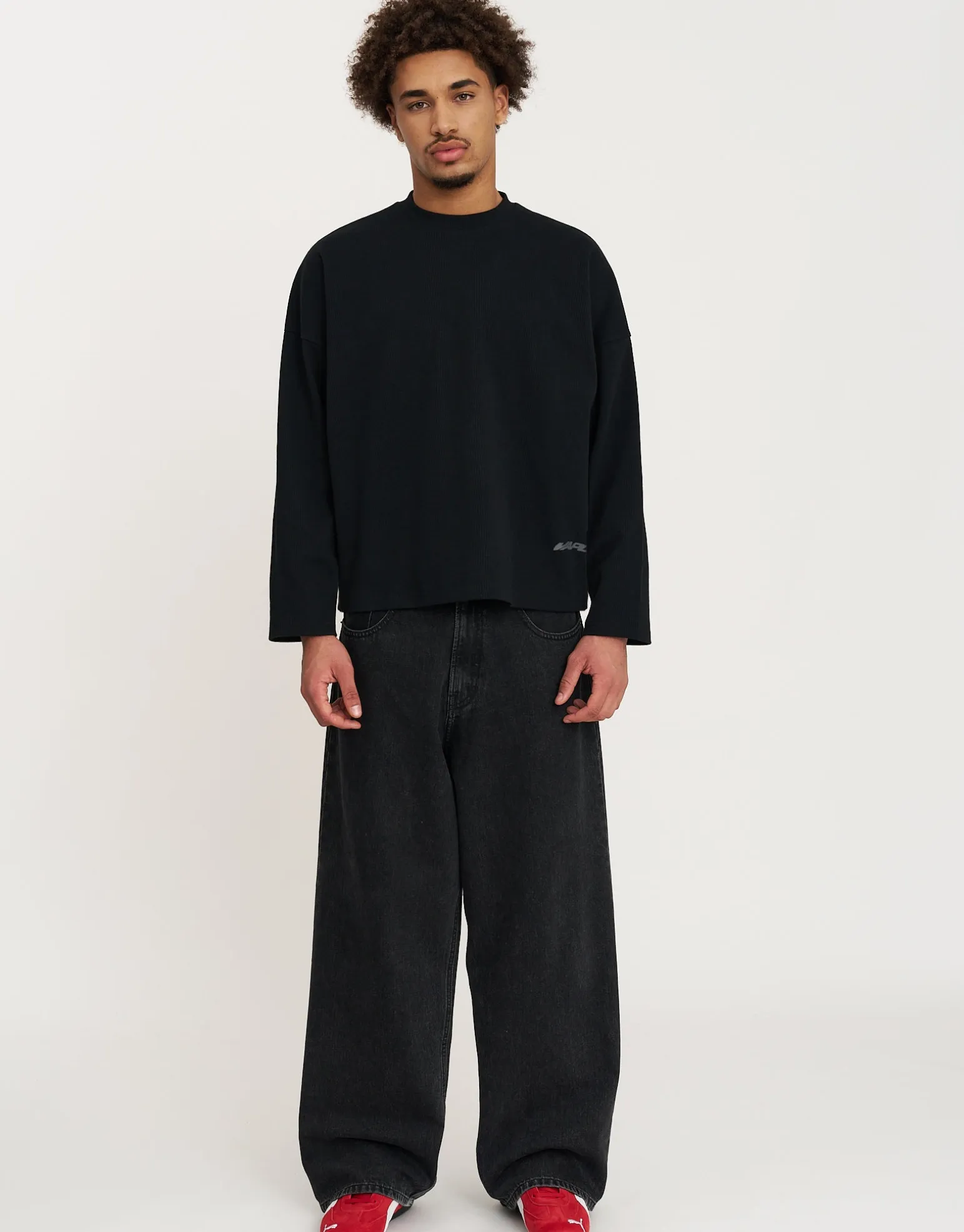 Vapor Textured Long Sleeve T Shirt in Black
