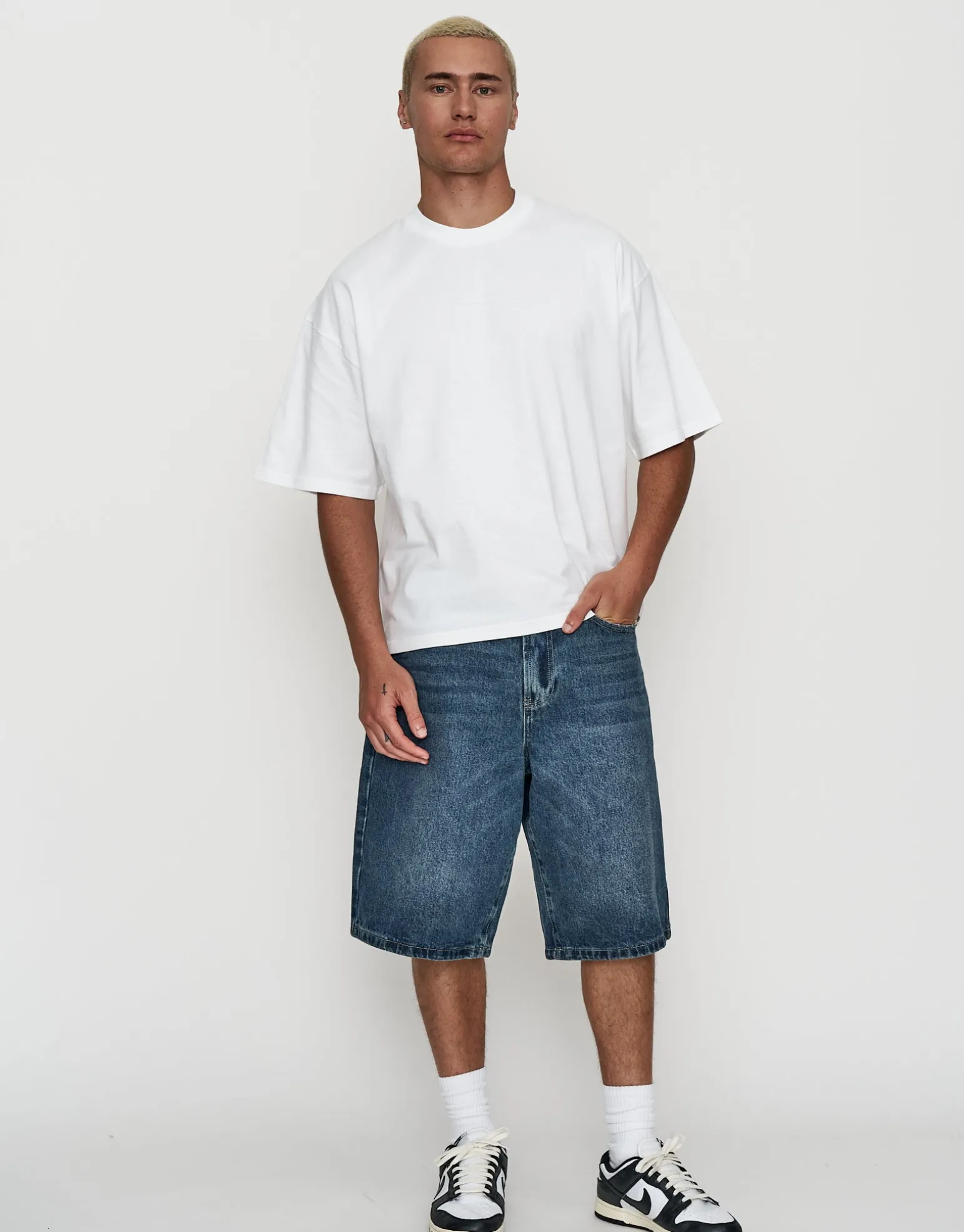 Vintage Box Fit T Shirt in Solid Black