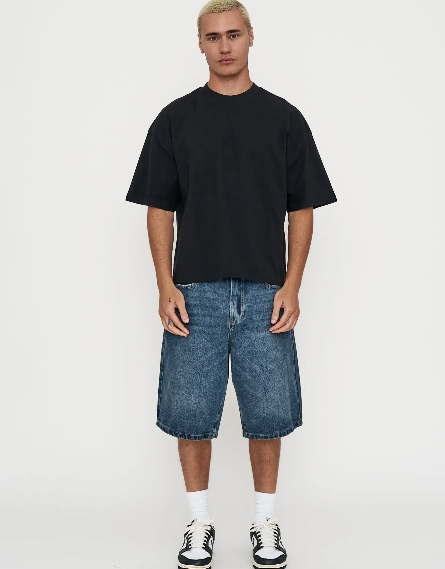 Vintage Box Fit T Shirt in Solid Black