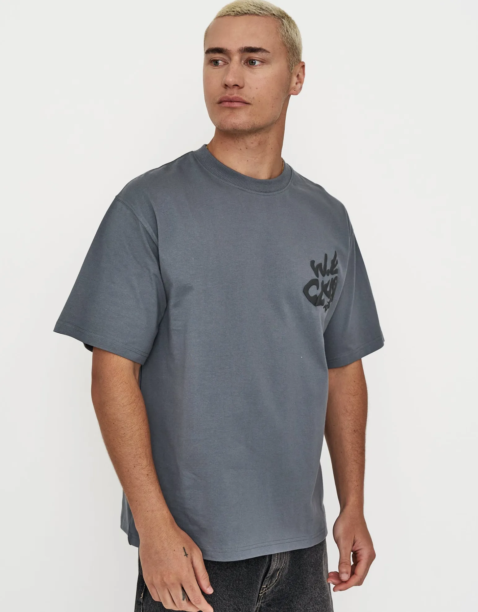 Weekend Club International Relaxed Fit T Shirt in Sunset Pink